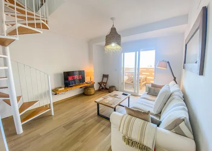 Cozy House - Penthouse, Pool, Parking *