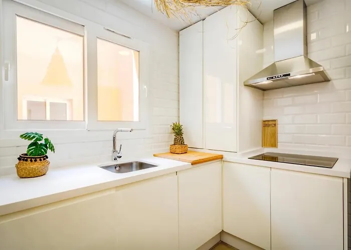 Cozy House - Penthouse, Pool, Parking * タリファ
